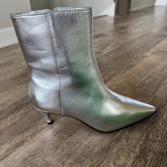 NIB! J. Crew Stevie ankle boots in metallic leather - Color: Metallic Silver - Picture 9 of 13